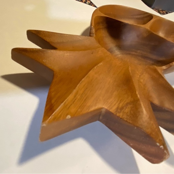 Wooden pineapple 3 section bowl, with minor defects, see pics. 12”x6 1/2” cute! - Picture 6 of 7